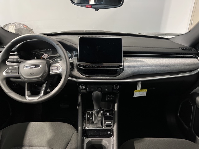Vehicle image 23 of 38
