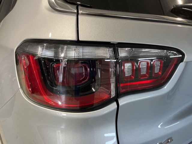 Vehicle image 14 of 38