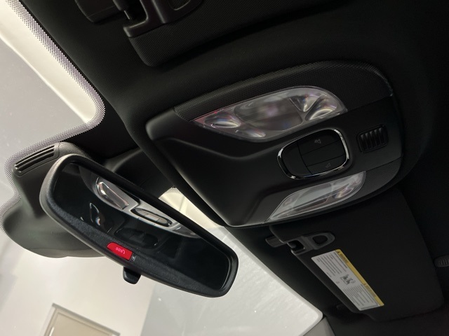 Vehicle image 31 of 38