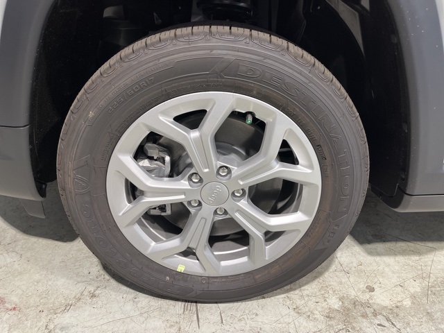 Vehicle image 11 of 38