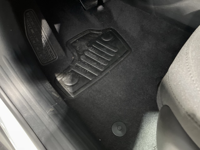 Vehicle image 18 of 38