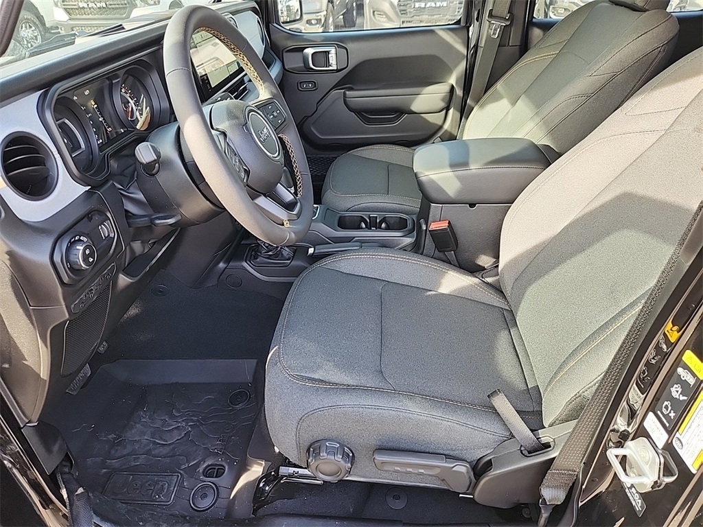 Vehicle image 6 of 15