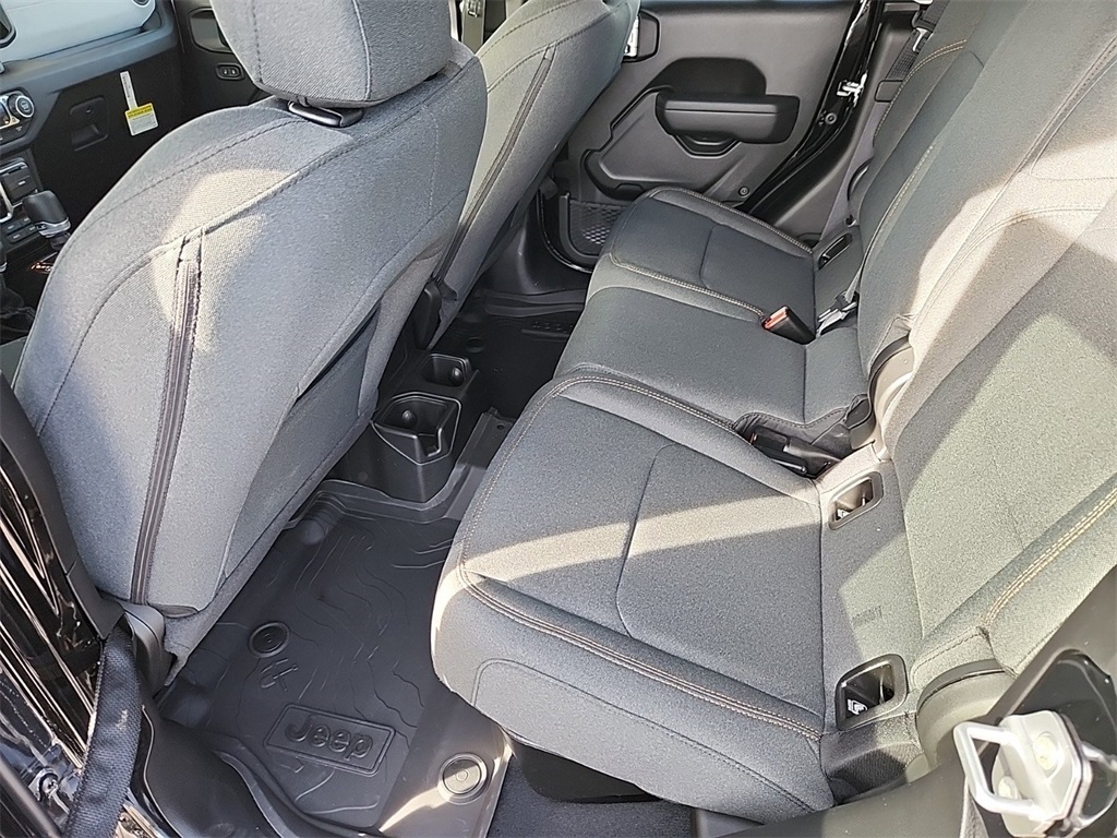 Vehicle image 7 of 15
