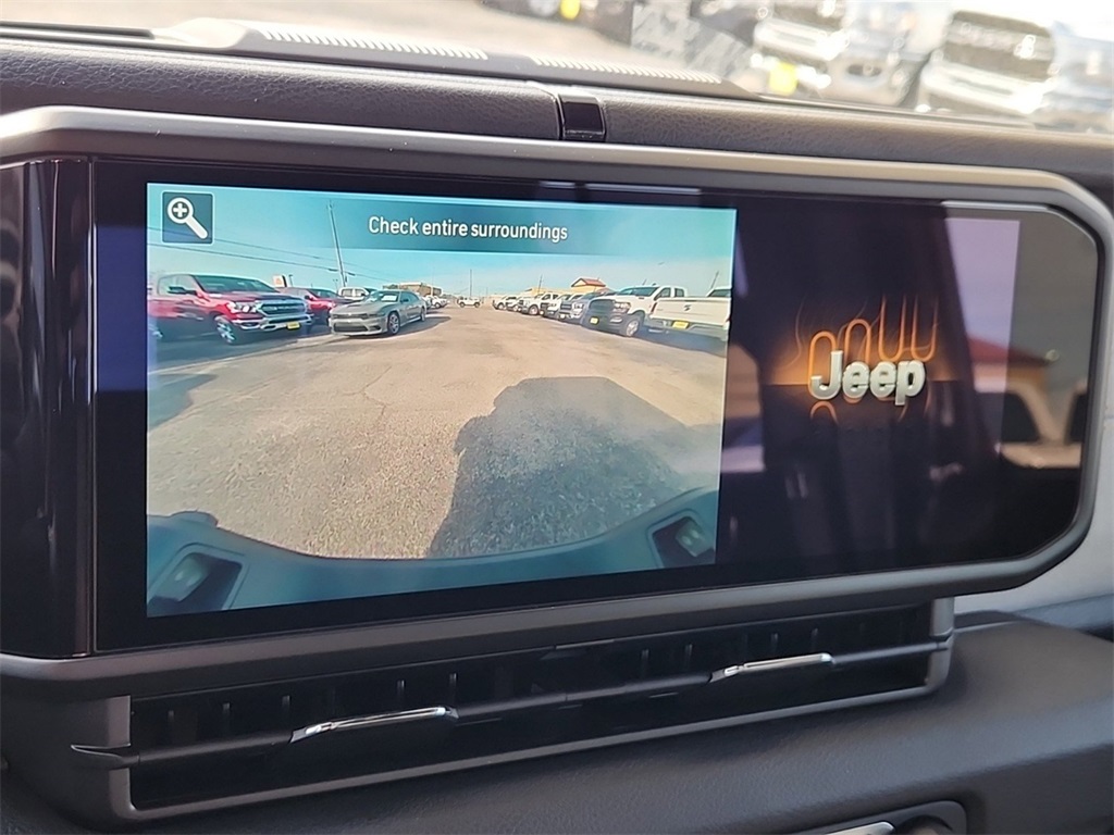 Vehicle image 10 of 15