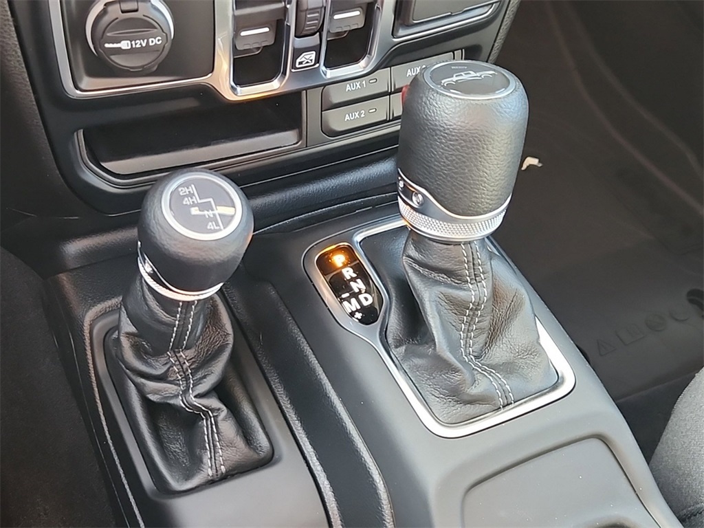 Vehicle image 12 of 15
