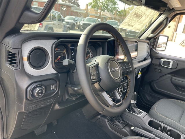 Vehicle image 15 of 30