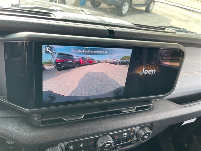 Vehicle image 22 of 30