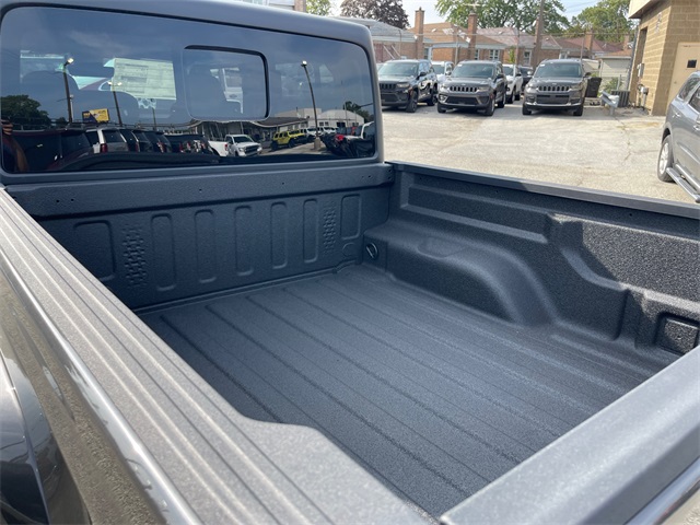 Vehicle image 28 of 30