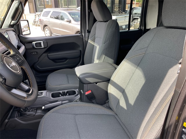 Vehicle image 16 of 30