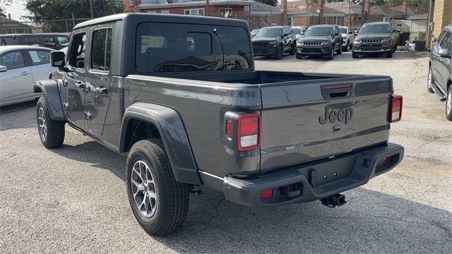 Vehicle image 13 of 30