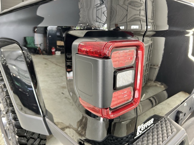 Vehicle image 17 of 51