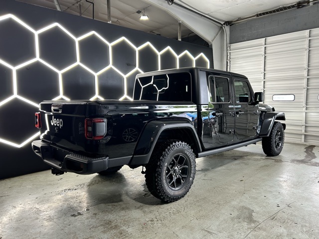 Vehicle image 9 of 51