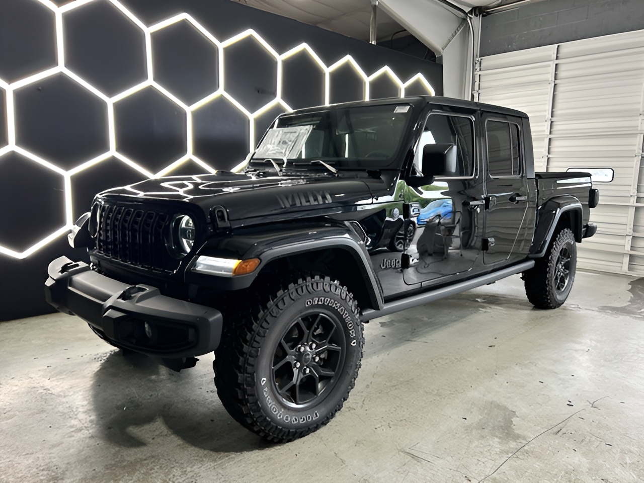 Vehicle image 41 of 51