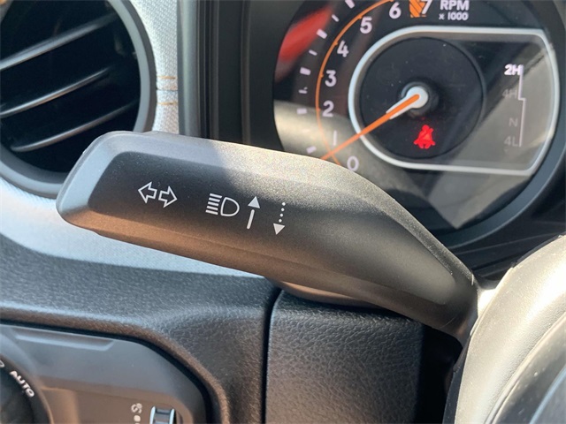 Vehicle image 31 of 51