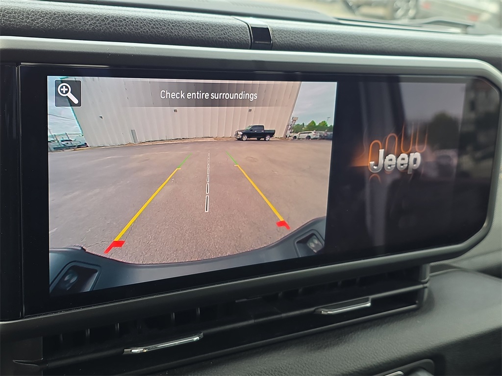 Vehicle image 19 of 26