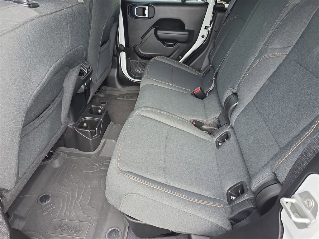Vehicle image 12 of 26