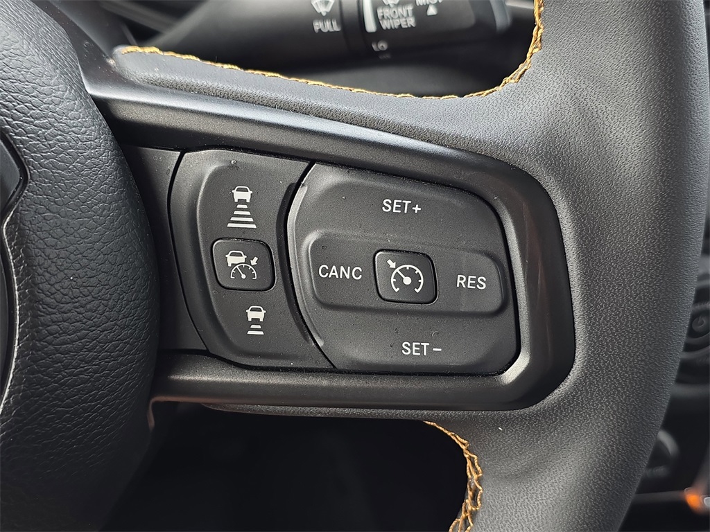 Vehicle image 23 of 26