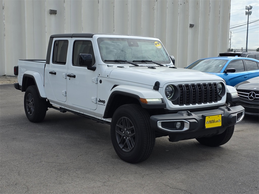 Vehicle image 3 of 26