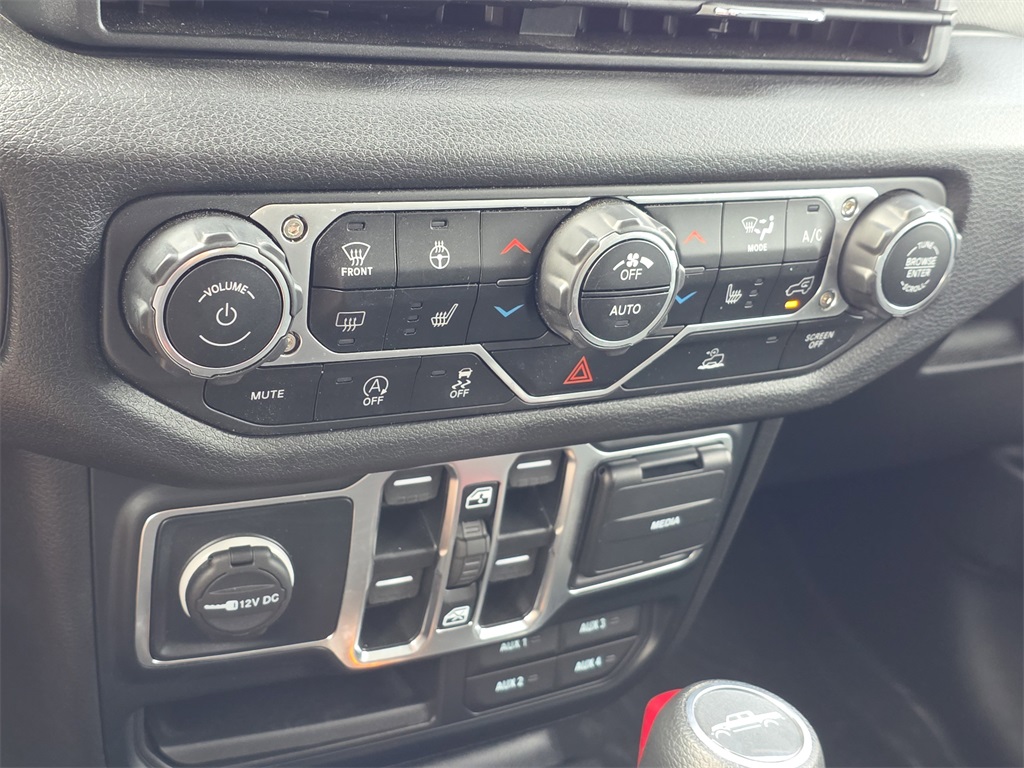 Vehicle image 25 of 26