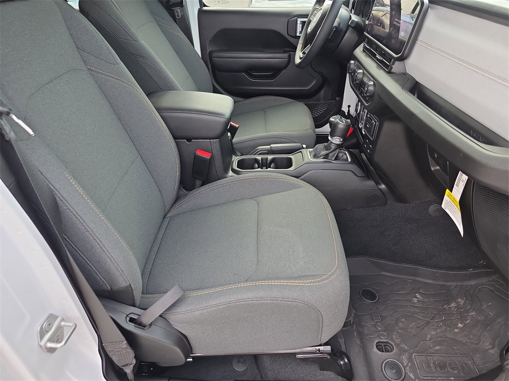Vehicle image 10 of 26