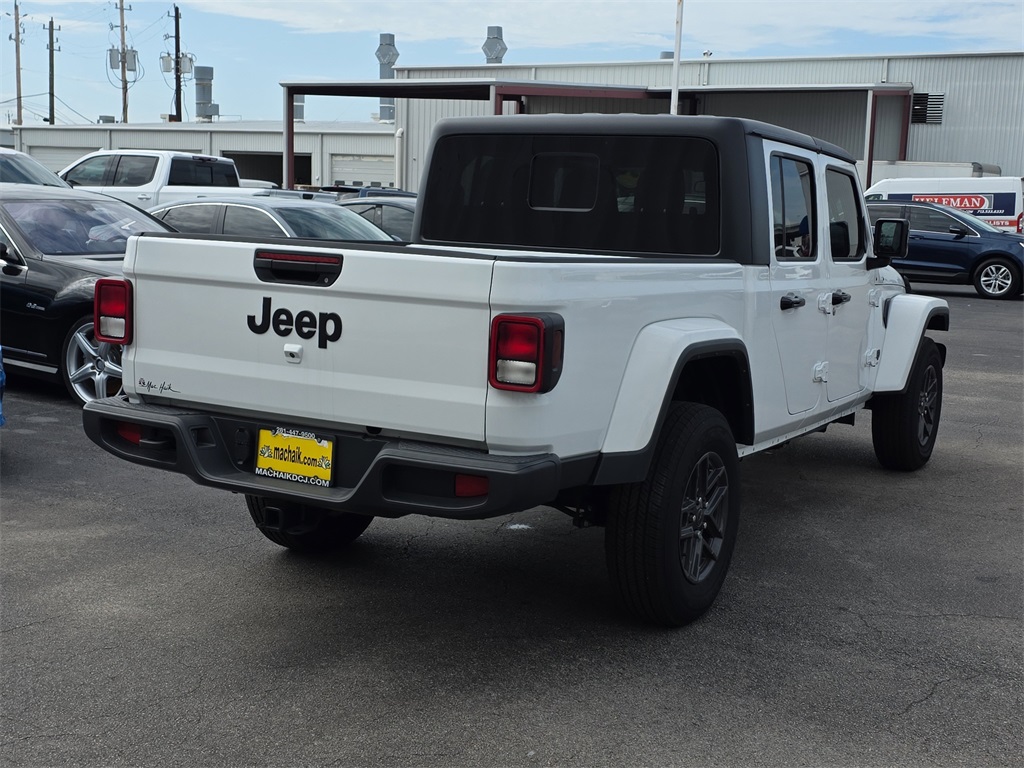 Vehicle image 5 of 26