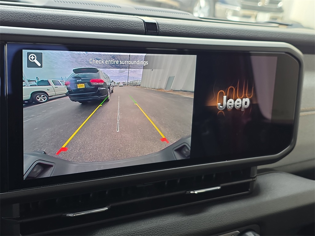 Vehicle image 18 of 26