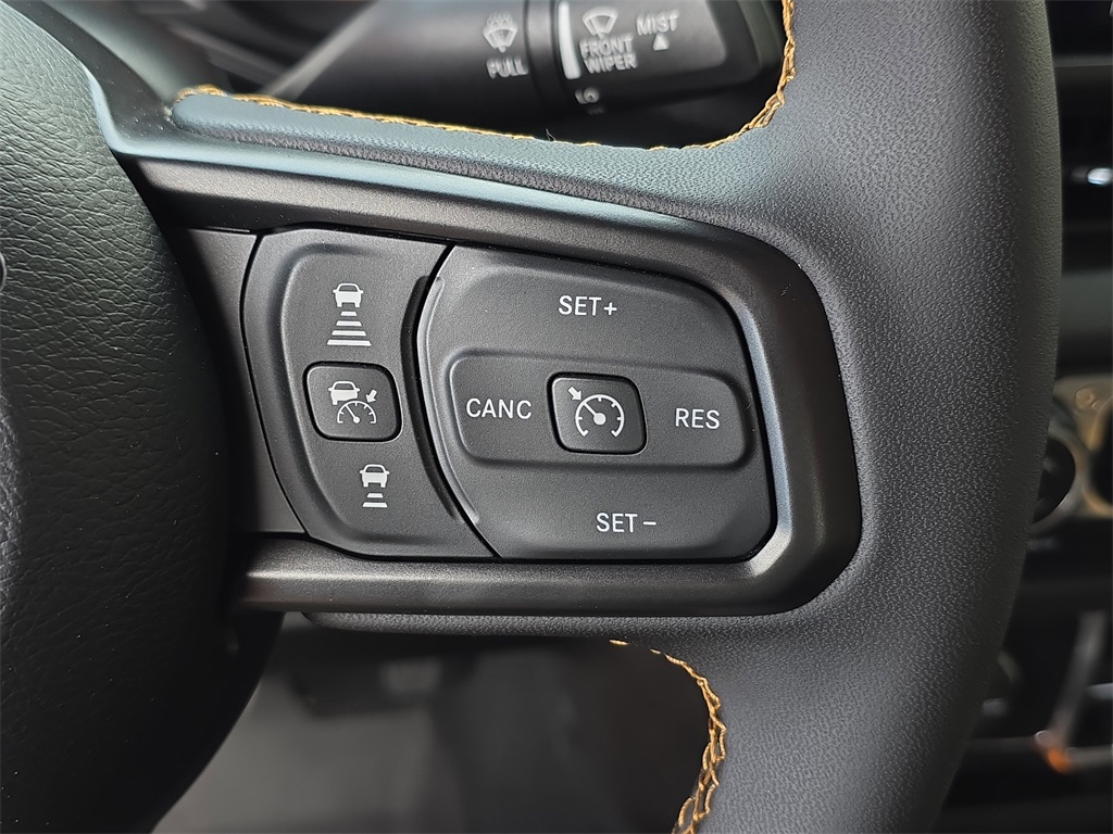 Vehicle image 24 of 26