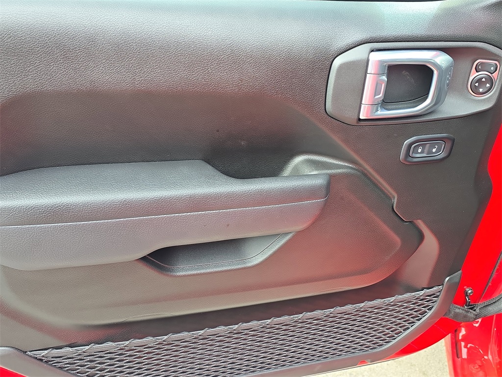 Vehicle image 20 of 26