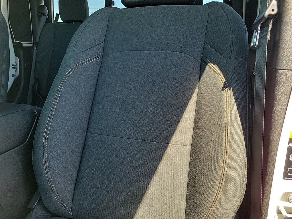 Vehicle image 9 of 15
