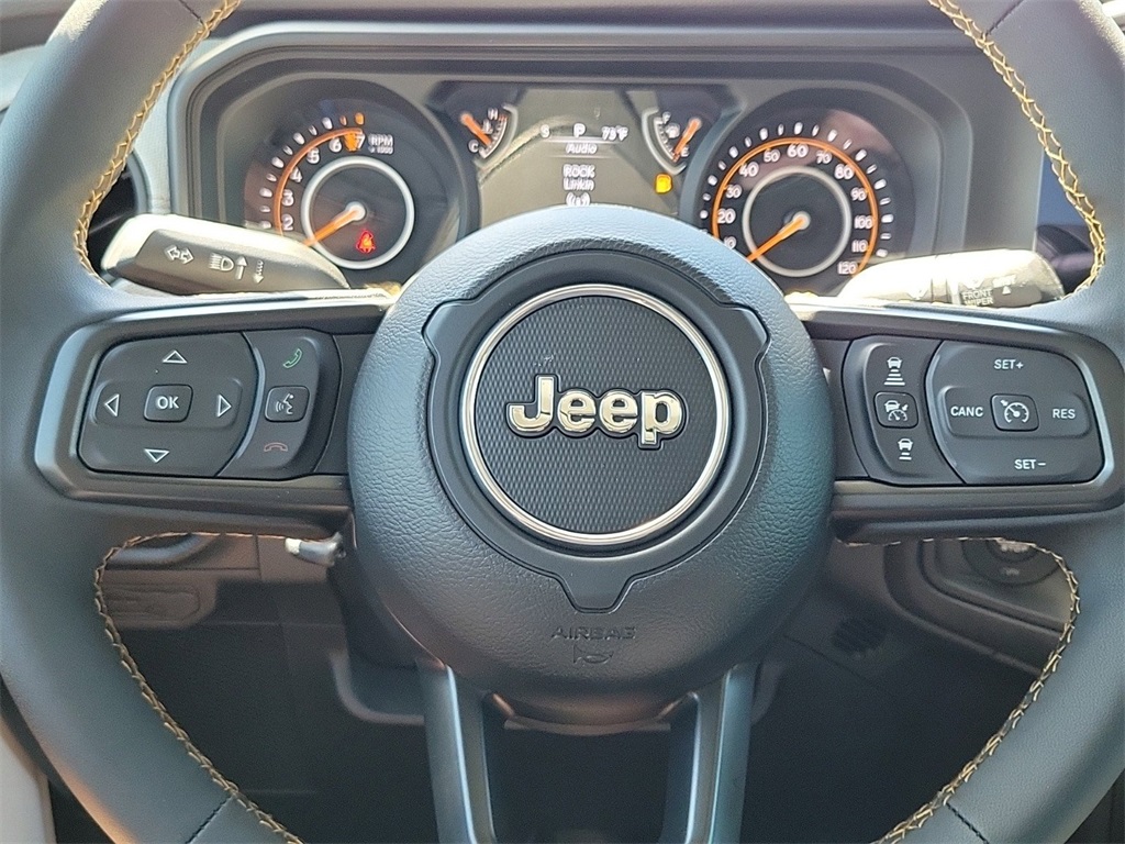 Vehicle image 10 of 15