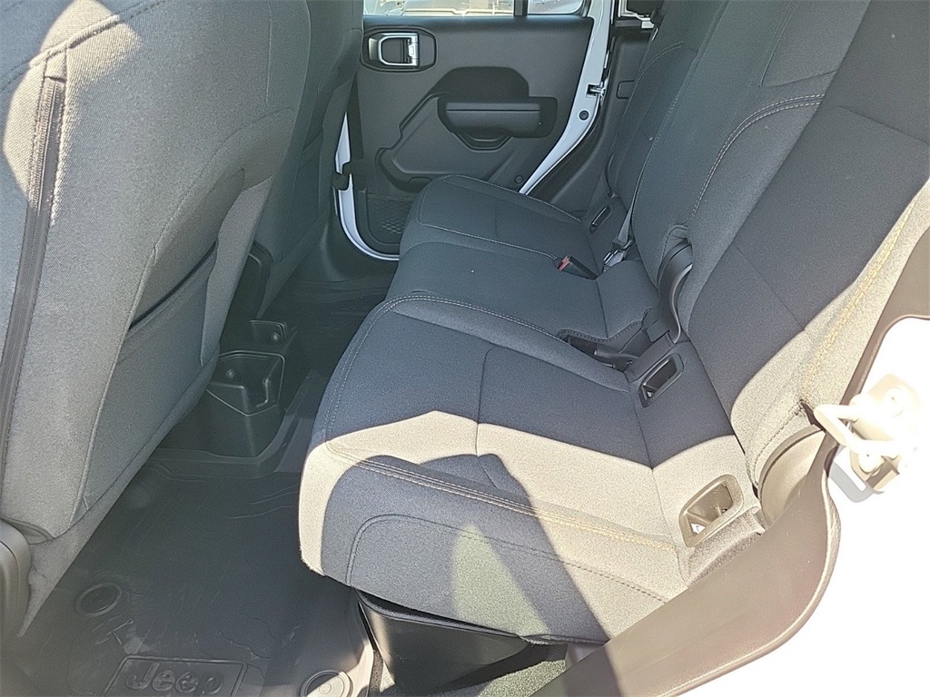 Vehicle image 8 of 15