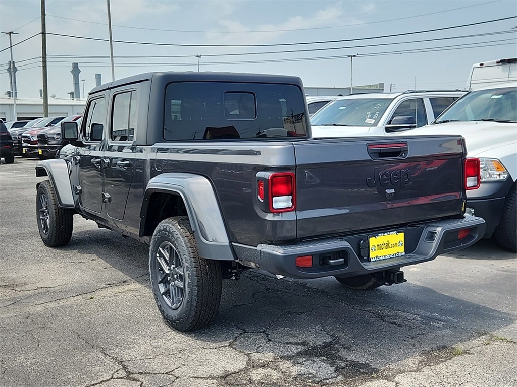 Vehicle image 4 of 15