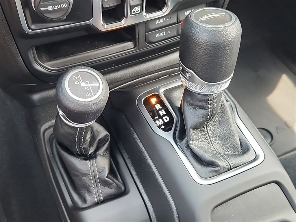 Vehicle image 12 of 15