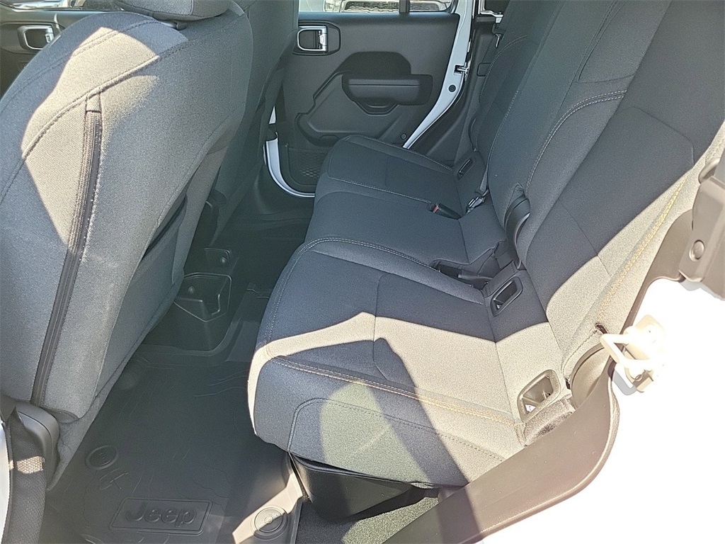 Vehicle image 8 of 15