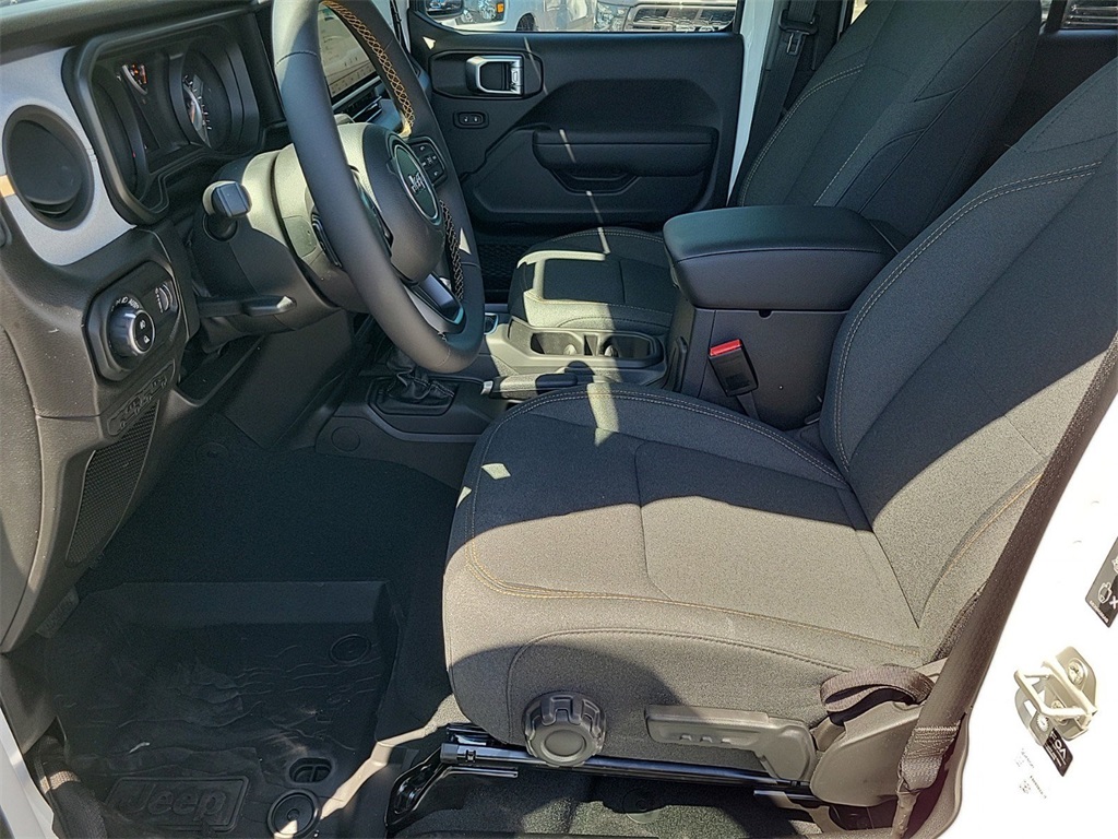Vehicle image 7 of 15