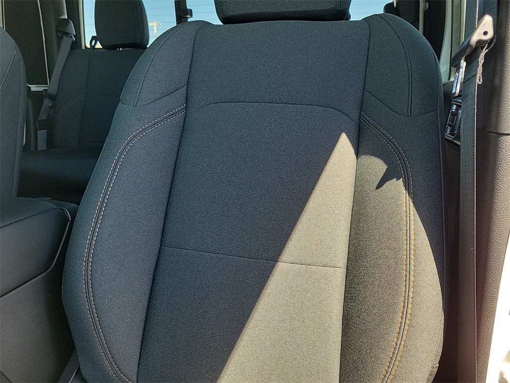 Vehicle image 9 of 15