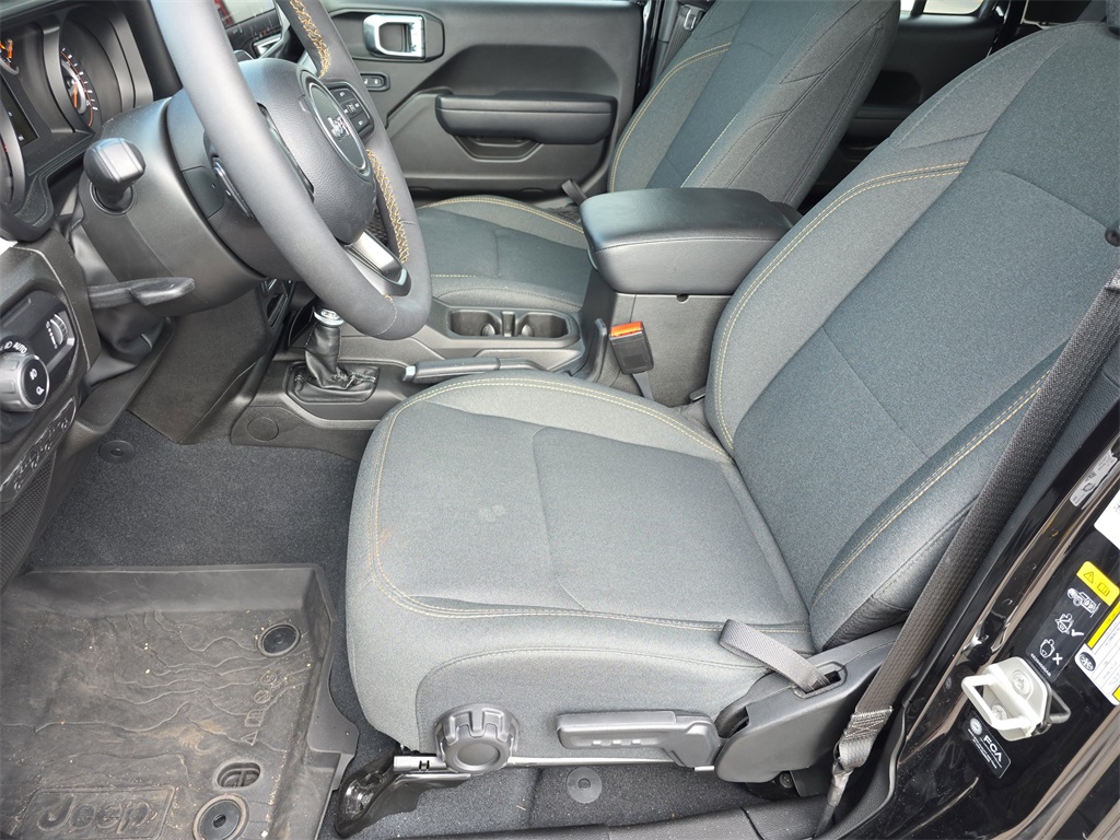 Vehicle image 11 of 25