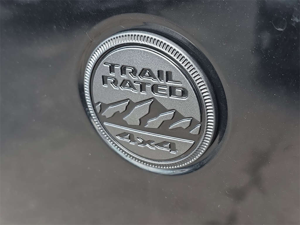Vehicle image 9 of 25