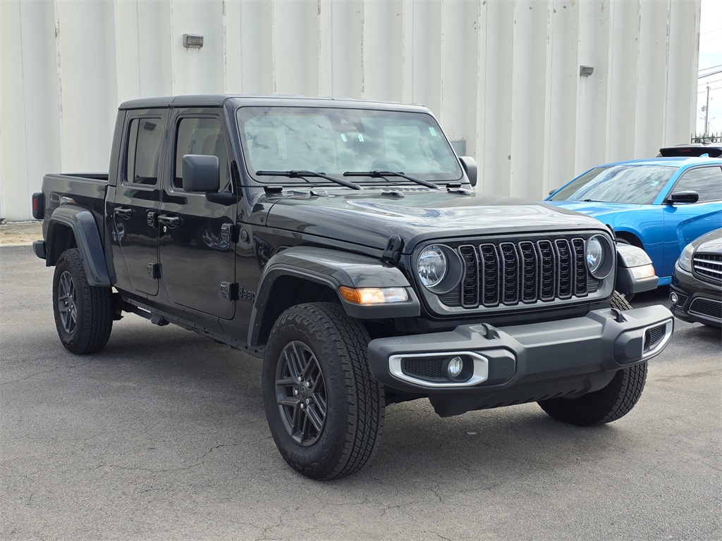 Vehicle image 3 of 25