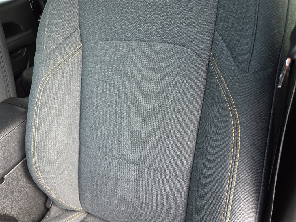 Vehicle image 22 of 25