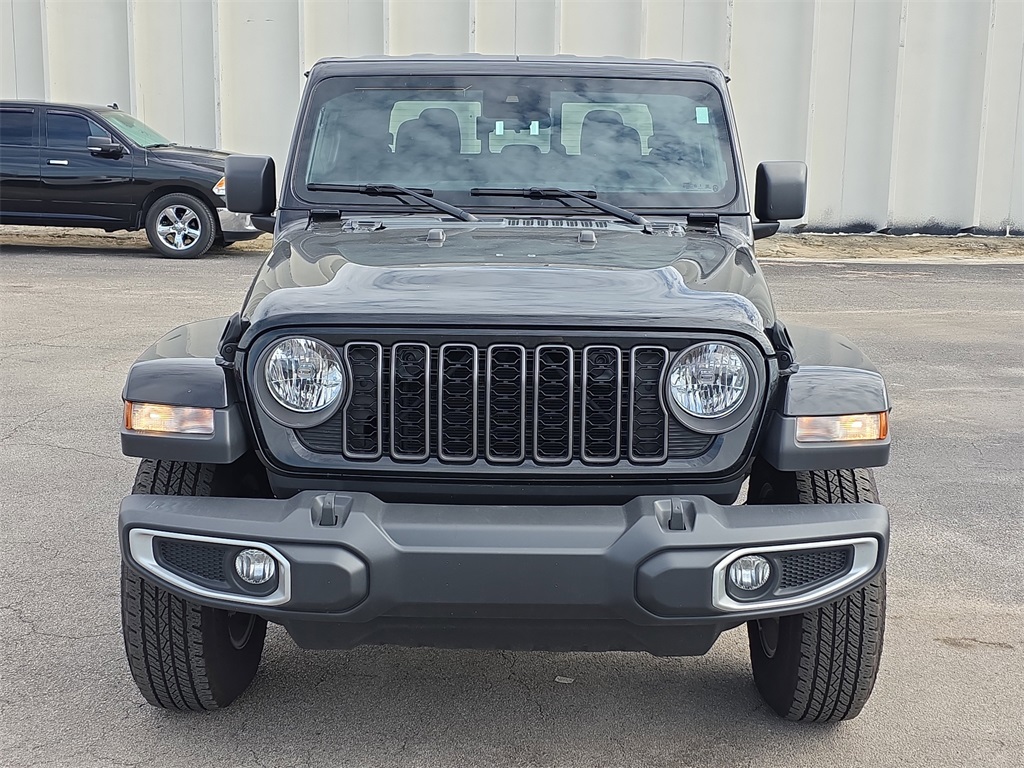 Vehicle image 2 of 25