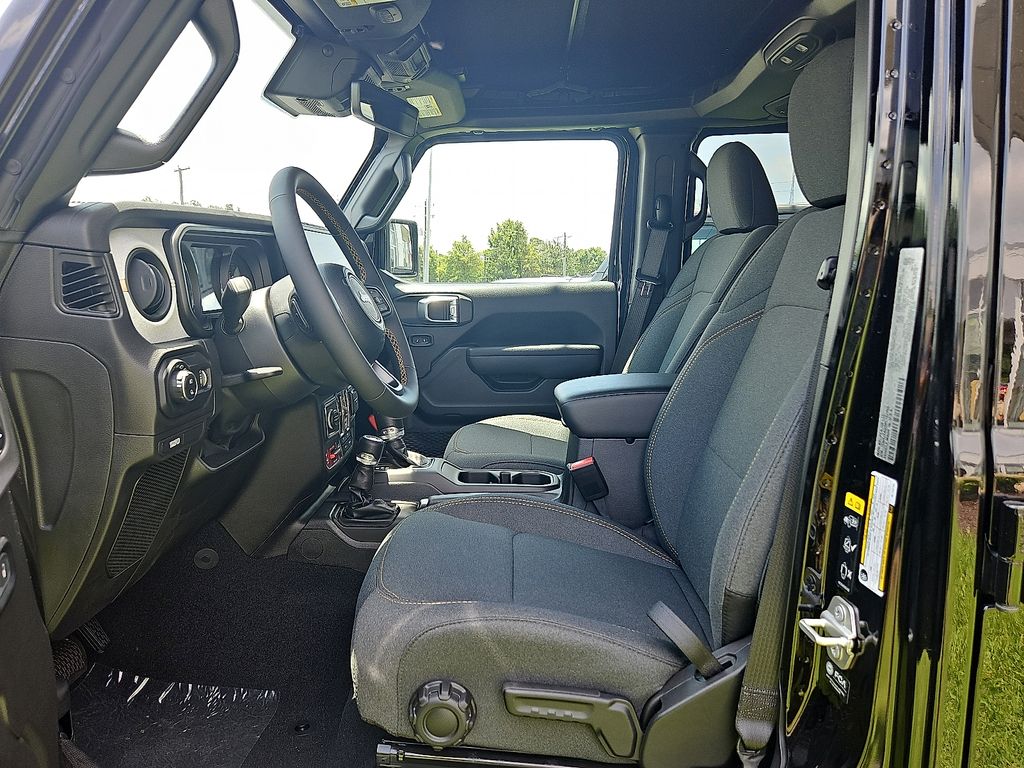 Vehicle image 7 of 18