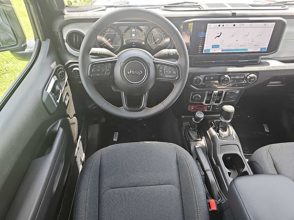 Vehicle image 8 of 18
