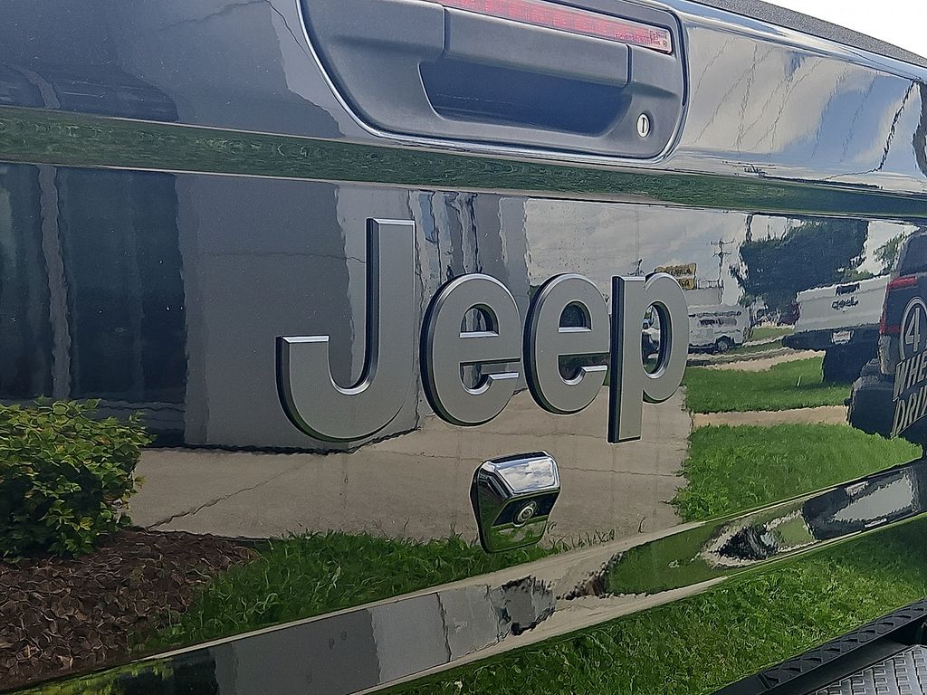 Vehicle image 18 of 18