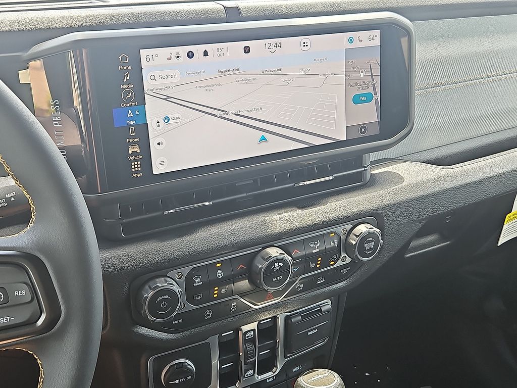 Vehicle image 12 of 18