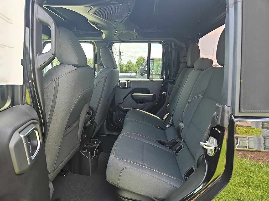 Vehicle image 6 of 18