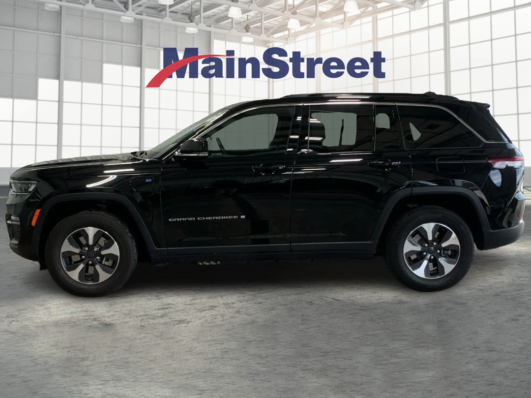 Vehicle image 10 of 36
