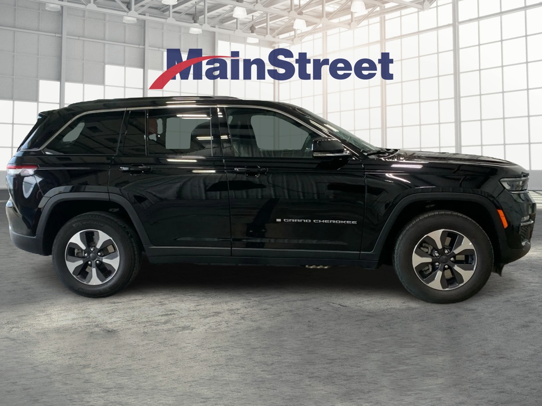 Vehicle image 6 of 36