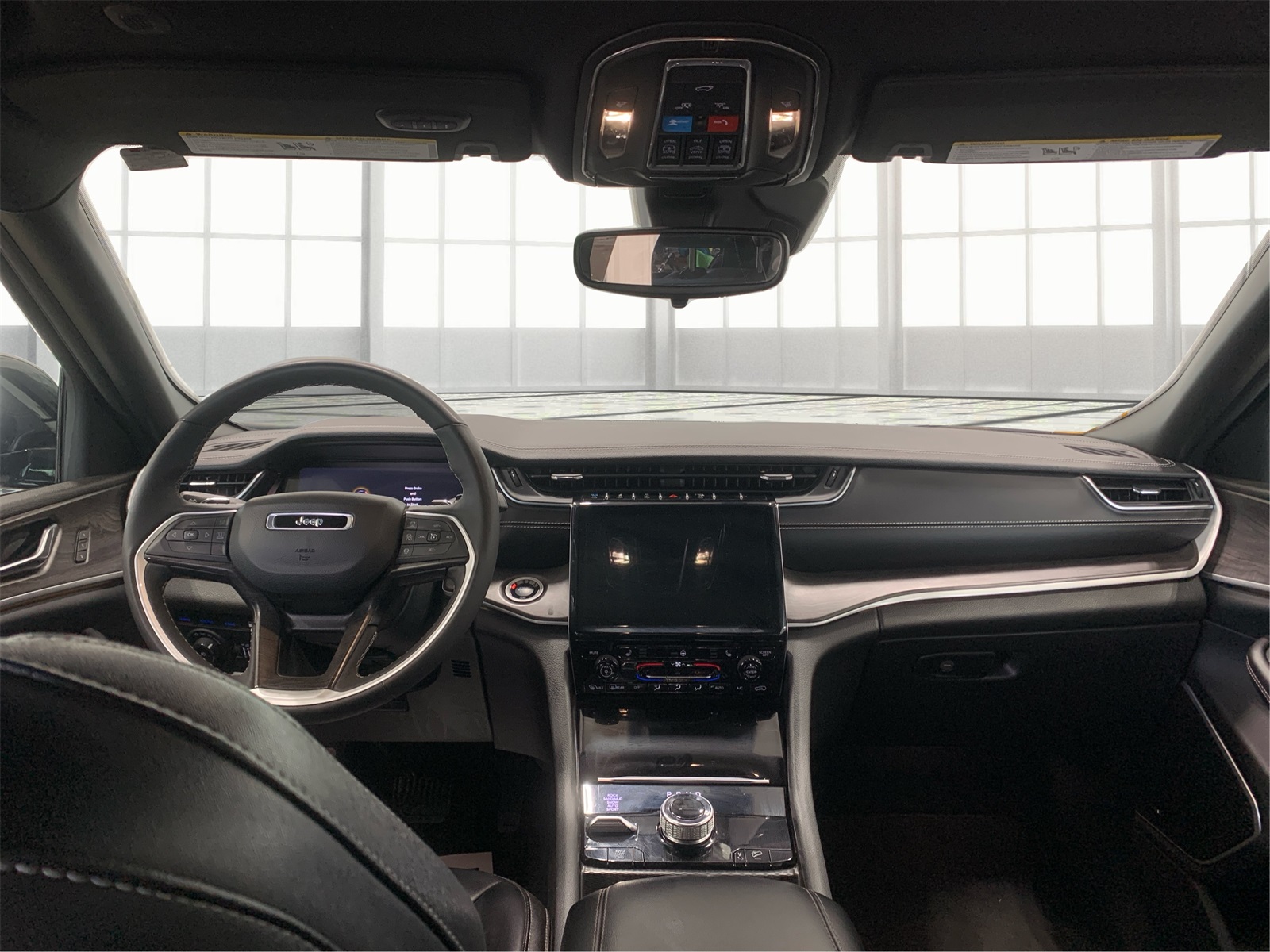 Vehicle image 15 of 36