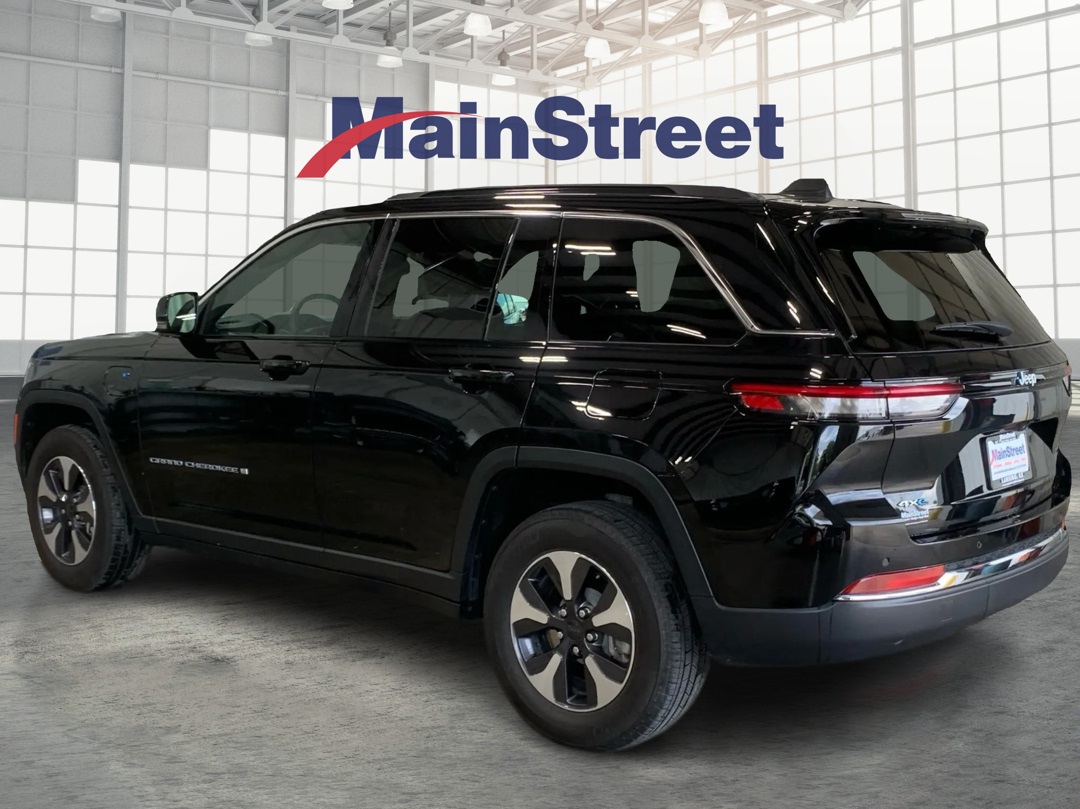 Vehicle image 9 of 36